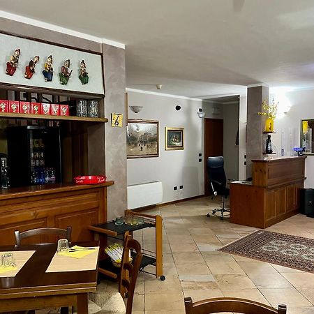 Albergo Quatro Pini Pozzolengo Buitenkant foto