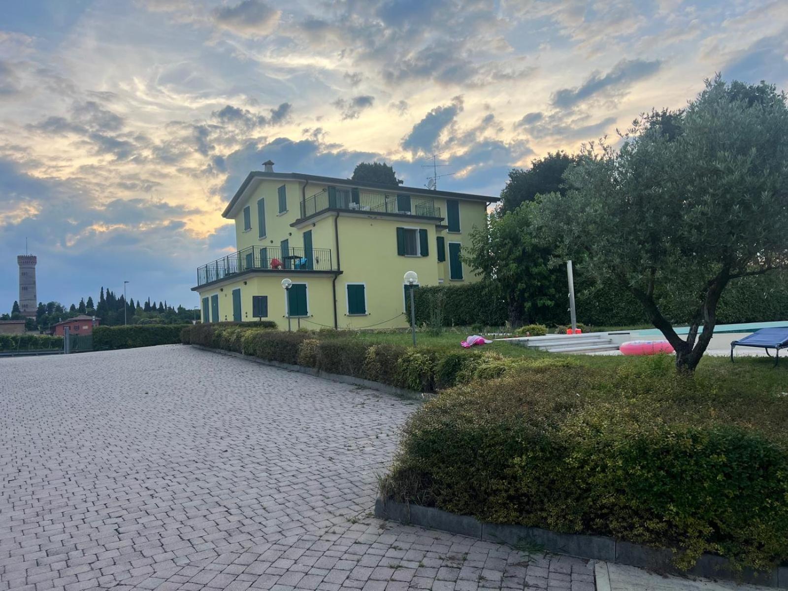 Albergo Quatro Pini Pozzolengo Buitenkant foto