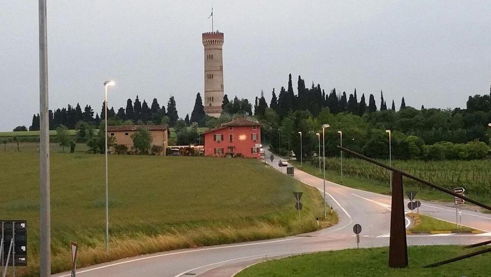 Albergo Quatro Pini Pozzolengo Buitenkant foto